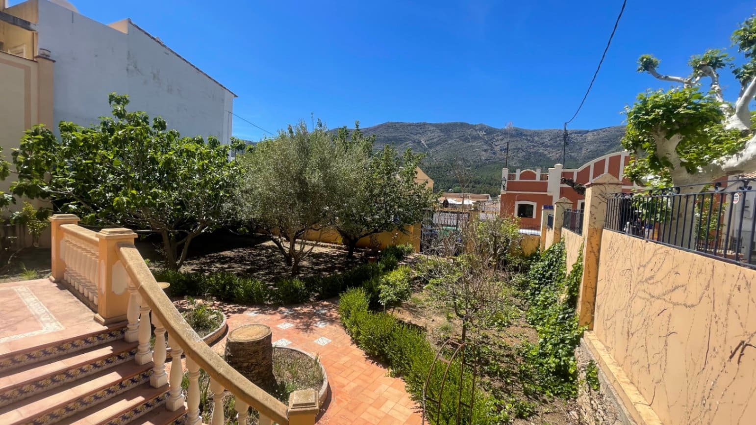 7 bedroom Townhouse for sale in Parcent - € 545,000 (Ref: 8472971)