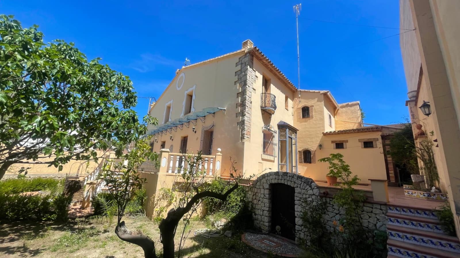 7 bedroom Townhouse for sale in Parcent - € 545,000 (Ref: 8472971)