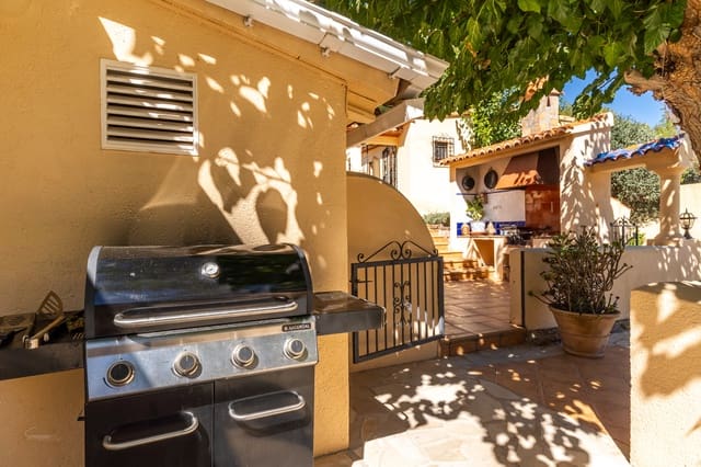 5 bedroom Villa for sale in Castell de Castells with pool - € 545,000 (Ref: 8562338)