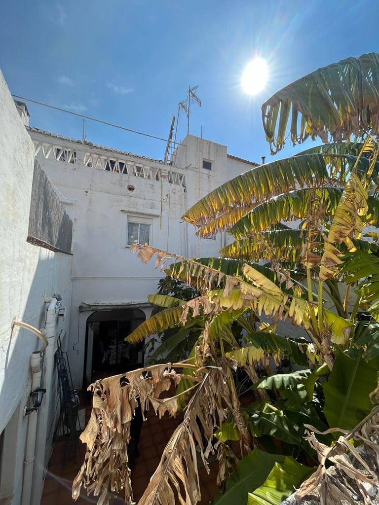 10 bedroom Townhouse for sale in Javea / Xabia - € 799,000 (Ref: 8671221)