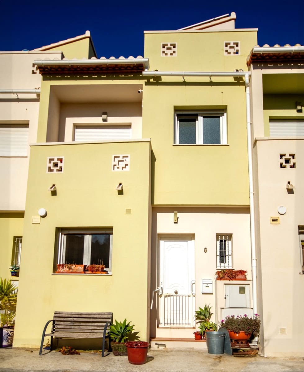 3 soveværelse Byhus til salg i Rafol de Almunia med swimmingpool garage - € 245.000 (Ref: 8742292)