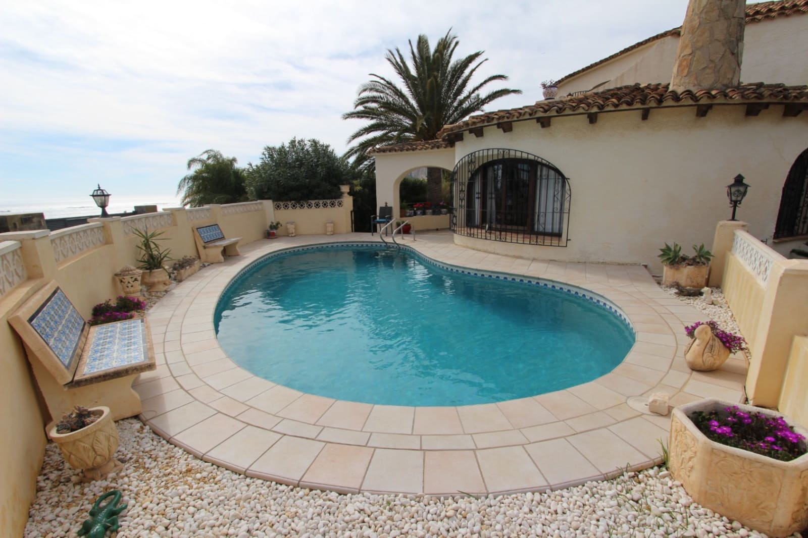 4 bedroom Villa for sale in Calpe / Calp with pool - € 950,000 (Ref: 8762326)