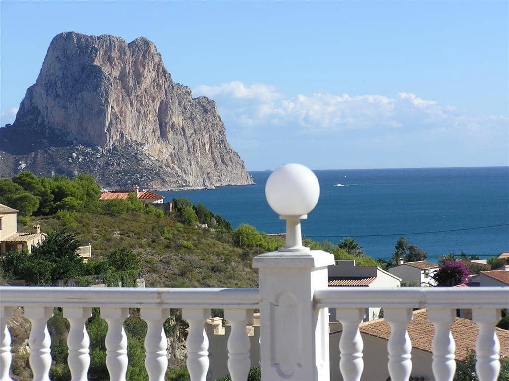 5 bedroom Villa for sale in Calpe / Calp with pool - € 895,000 (Ref: 8762330)