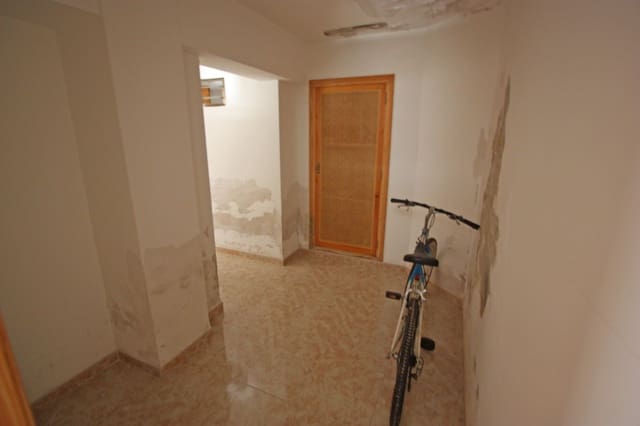 7 slaapkamer Huis te koop in Sagra met garage - € 130.000 (Ref: 8790163)