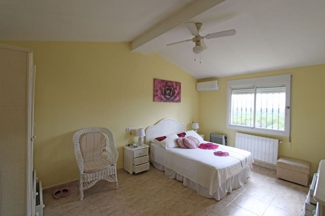 4 sovrum Villa till salu i Benidoleig med pool garage - 575 000 € (Ref: 8790164)