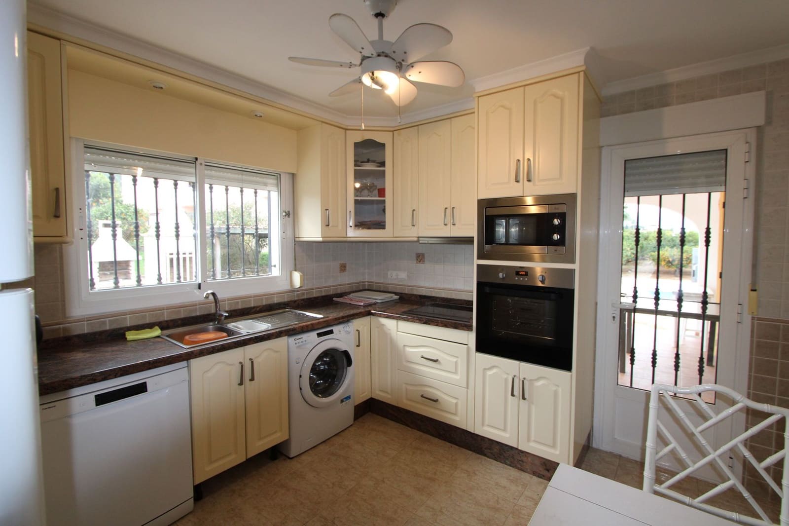 4 soveværelse Villa til salg i Benidoleig med swimmingpool garage - € 575.000 (Ref: 8790164)