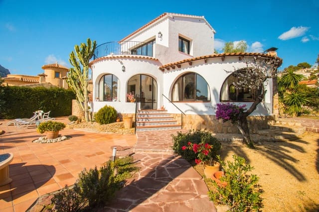3 Zimmer Villa zu verkaufen in Calpe / Calp mit Pool - 650.000 € (Ref: 8826481)