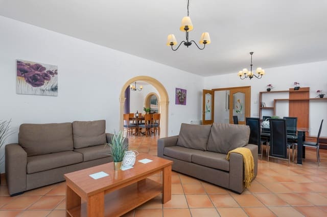 4 quarto Moradia para venda em Calpe / Calp com piscina - 665 000 € (Ref: 8826493)