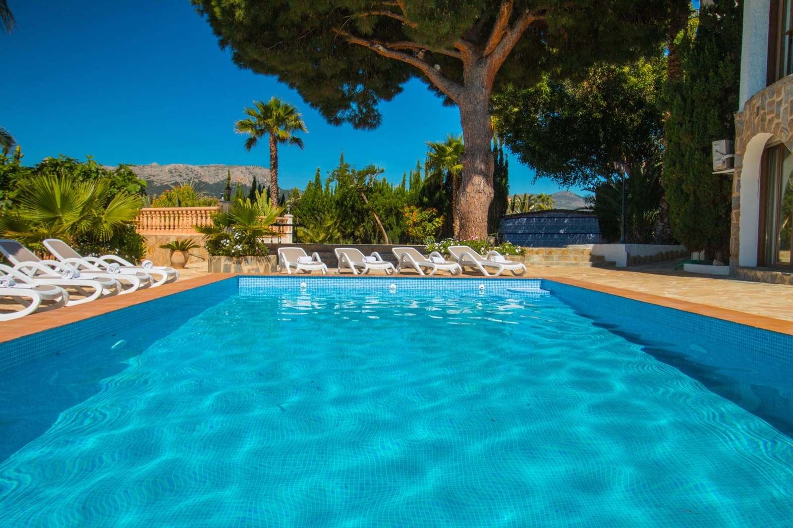 Chalet de 5 habitaciones en Calpe / Calp en venta con piscina - 790.000 € (Ref: 8826497)