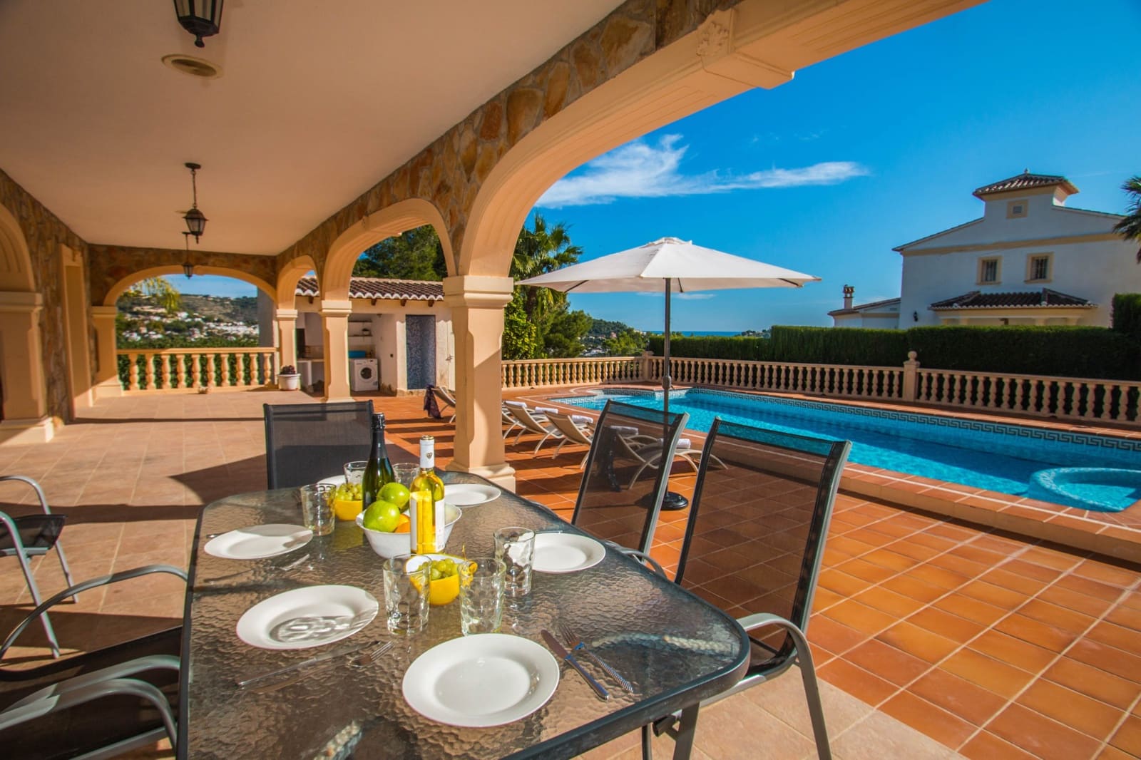 4 quarto Moradia para venda em Calpe / Calp com piscina - 670 000 € (Ref: 8901311)