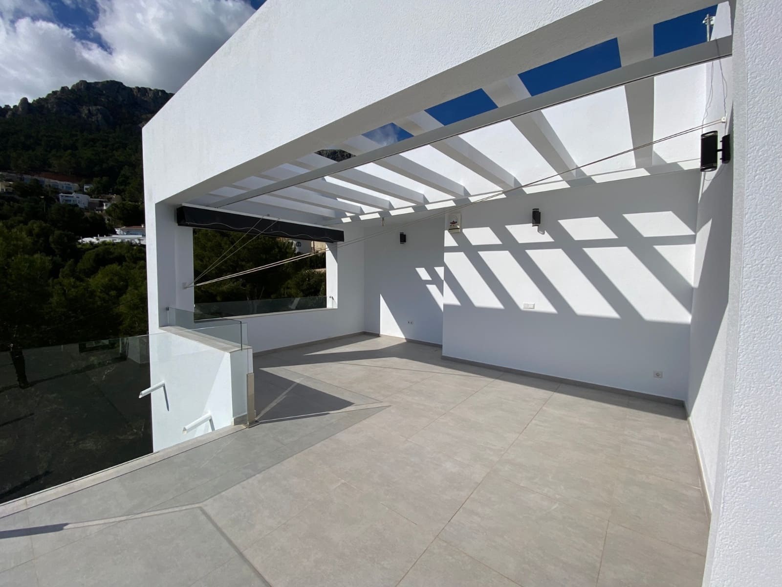 4 bedroom Villa for sale in Calpe / Calp with pool - € 900,000 (Ref: 8937985)