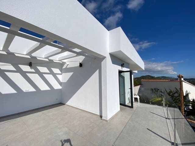 4 soveværelse Villa til salg i Calpe / Calp med swimmingpool - € 900.000 (Ref: 8937985)