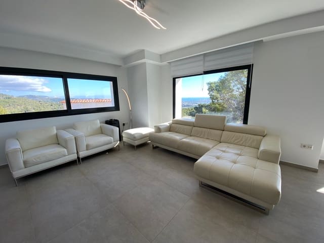 4 soveværelse Villa til salg i Calpe / Calp med swimmingpool - € 900.000 (Ref: 8937985)