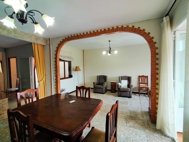 3 Zimmer Haus zu verkaufen in Orba mit Garage - 168.000 € (Ref: 8967302)