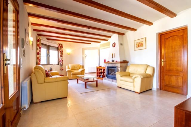 3 bedroom Villa for sale in Orba with pool garage - € 470,000 (Ref: 9006511)