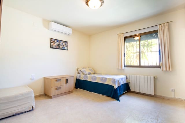 3 bedroom Villa for sale in Orba with pool garage - € 470,000 (Ref: 9006511)