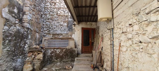 3 slaapkamer Huis te koop in Sagra - € 85.000 (Ref: 9113206)