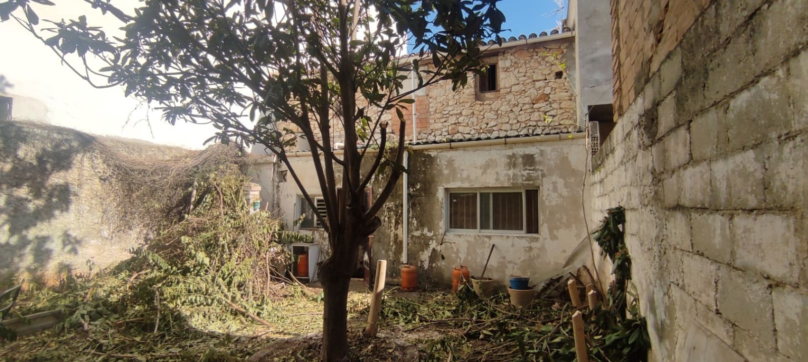 4 bedroom Townhouse for sale in Orba - € 180,000 (Ref: 9325586)