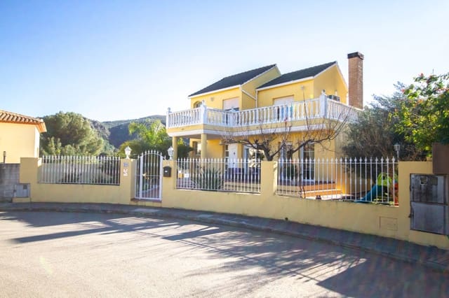 5 soveværelse Villa til salg i Orba med swimmingpool garage - € 650.000 (Ref: 9566321)