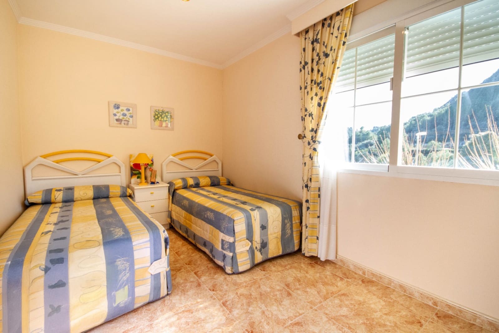 5 soveværelse Villa til salg i Orba med swimmingpool garage - € 650.000 (Ref: 9566321)