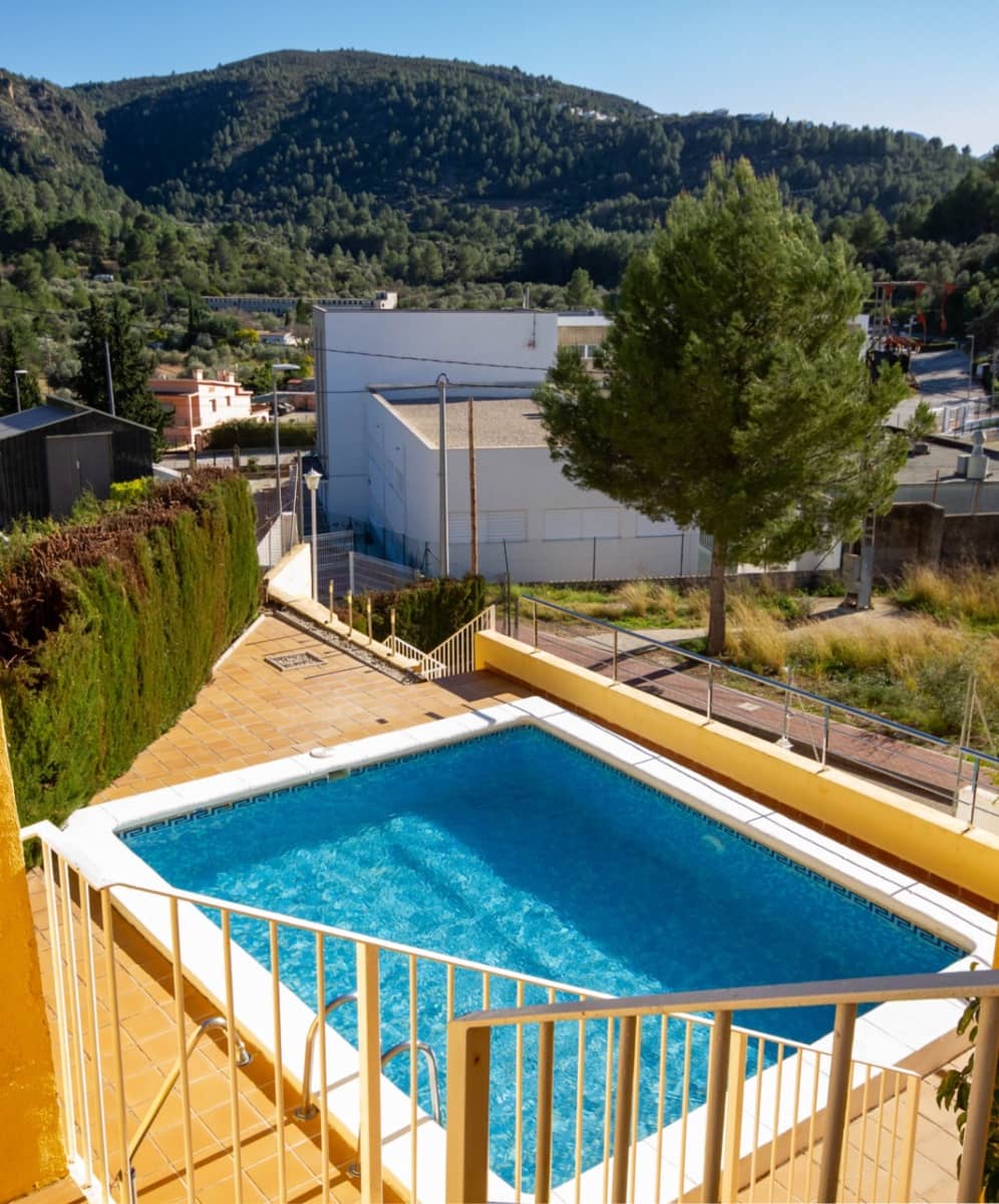 5 soveværelse Villa til salg i Orba med swimmingpool garage - € 650.000 (Ref: 9566321)