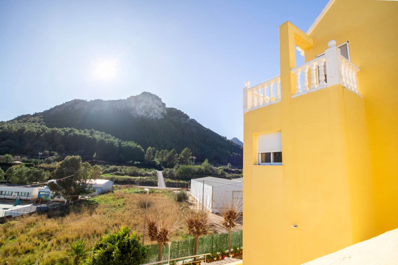 5 soveværelse Villa til salg i Orba med swimmingpool garage - € 650.000 (Ref: 9566321)