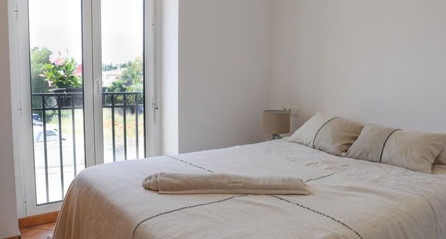 2 bedroom Apartment for sale in Dénia with pool - € 381,000 (Ref: 9566324)