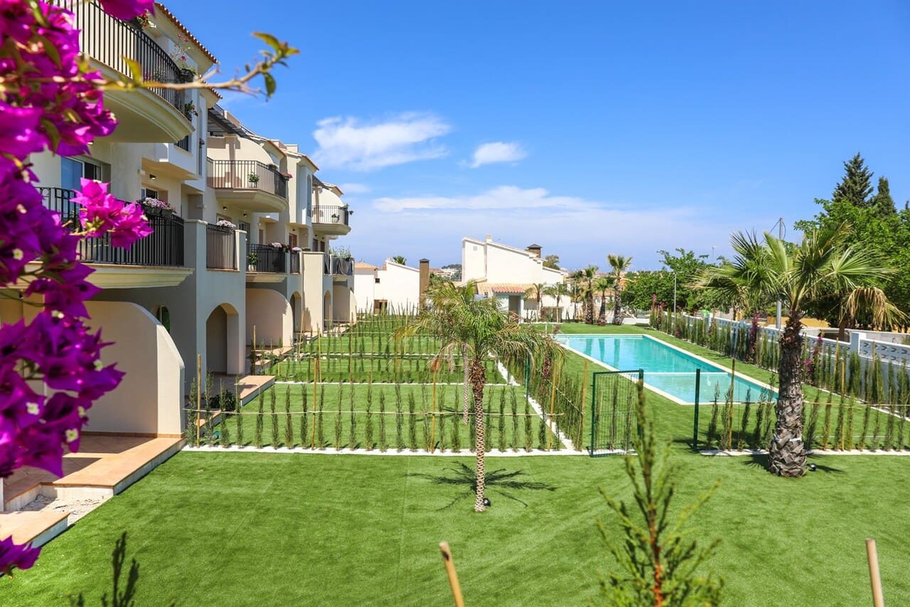2 bedroom Apartment for sale in Denia with pool - € 381,000 (Ref: 9566324)