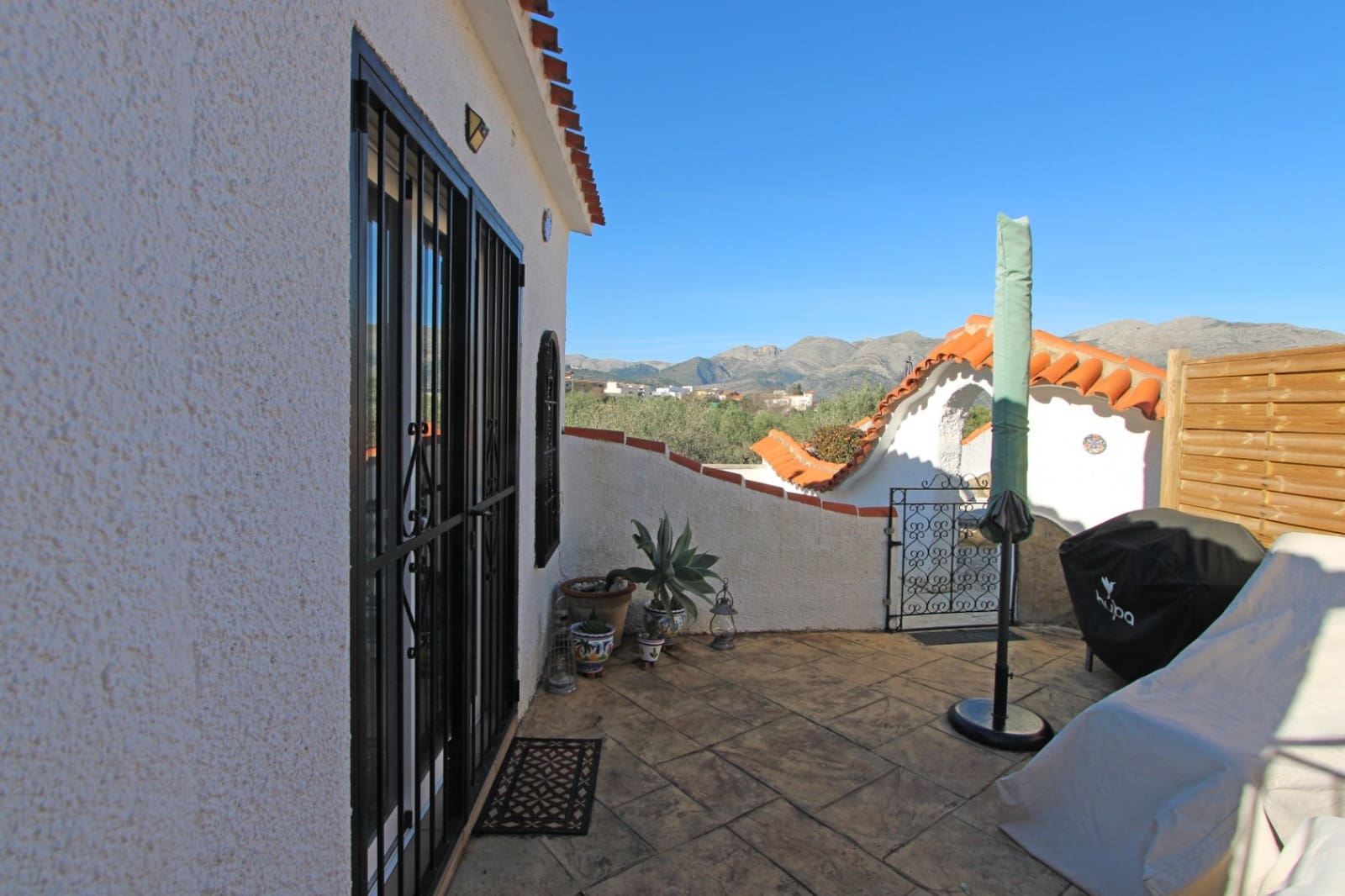 4 soveværelse Villa til salg i Orba med swimmingpool garage - € 535.000 (Ref: 9566329)