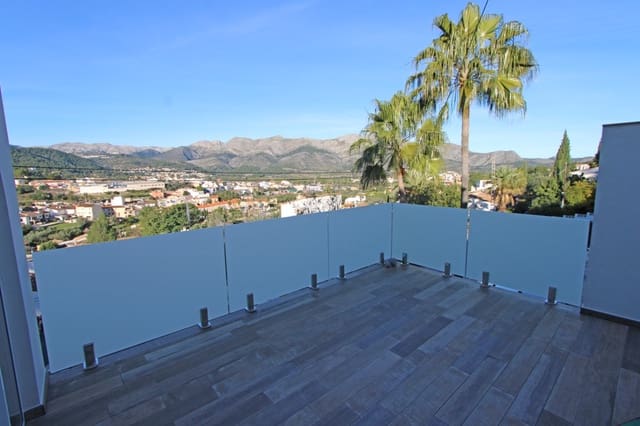 3 soveværelse Villa til salg i Orba med swimmingpool garage - € 499.000 (Ref: 9566333)