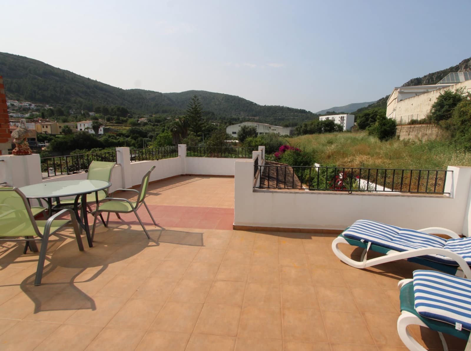 3 soveværelse Villa til salg i Orba med swimmingpool garage - € 400.000 (Ref: 9566341)