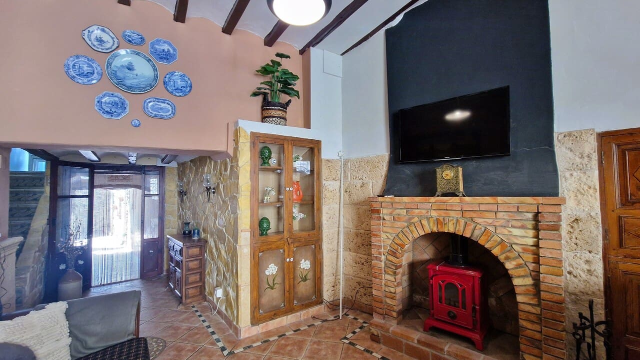 2 bedroom Townhouse for sale in Tarbena - € 150,000 (Ref: 9566347)