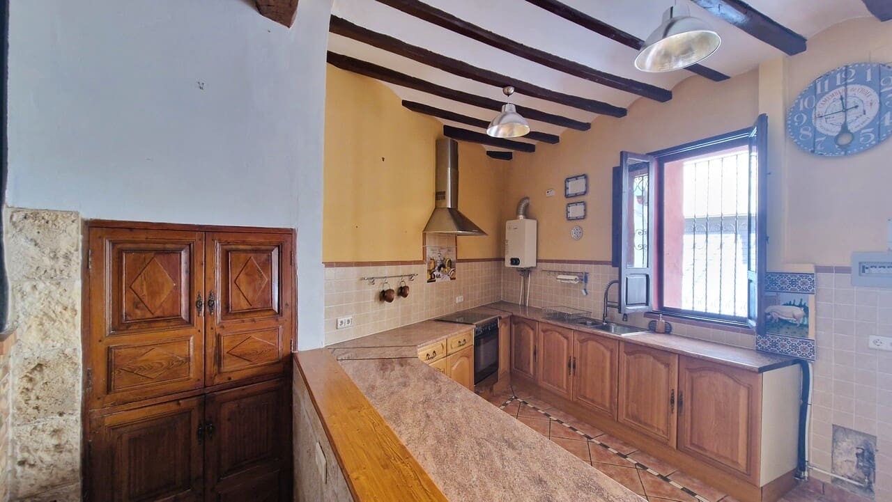 2 bedroom Townhouse for sale in Tarbena - € 150,000 (Ref: 9566347)