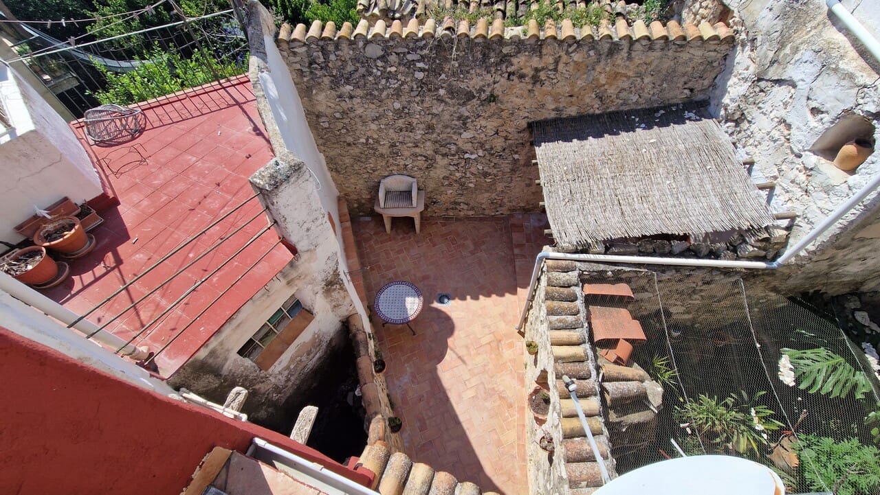 2 bedroom Townhouse for sale in Tarbena - € 150,000 (Ref: 9566347)