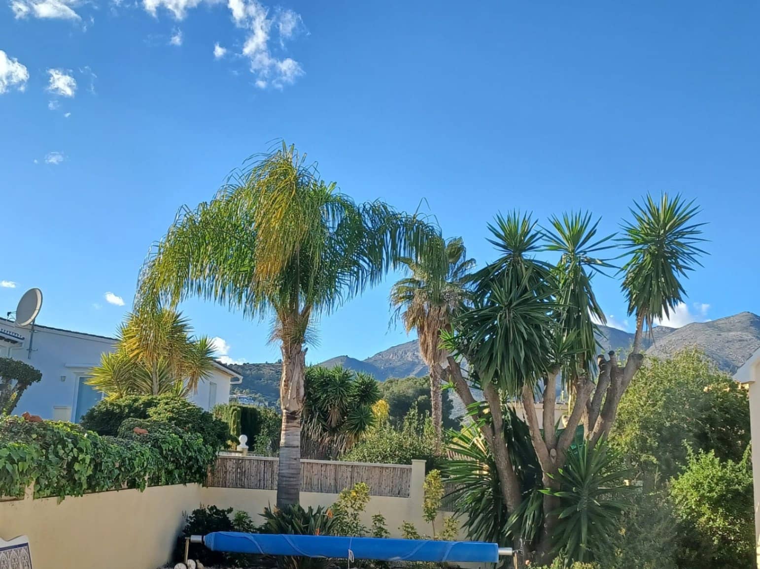 3 soveværelse Villa til salg i Orba med swimmingpool garage - € 580.000 (Ref: 9566349)