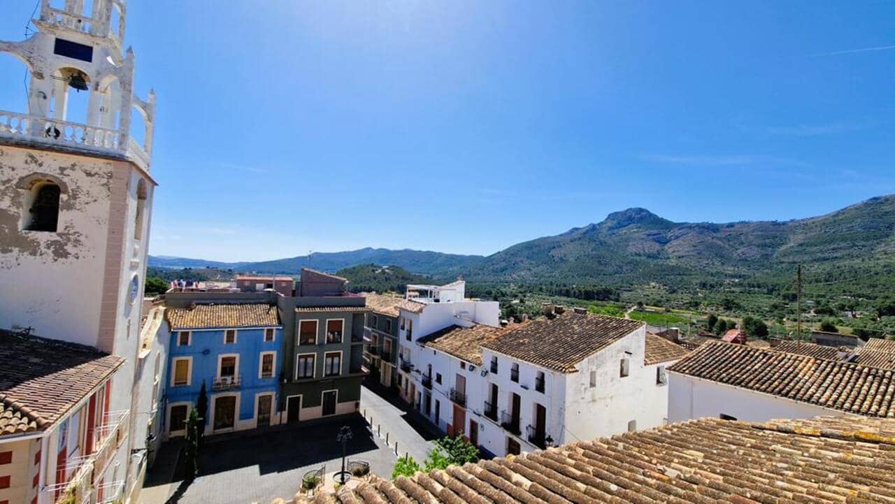 8 soveværelse Byhus til salg i Parcent - € 850.000 (Ref: 9566355)