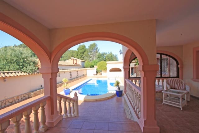 4 Zimmer Villa zu verkaufen in Jalón / Xaló mit Pool Garage - 599.000 € (Ref: 9566360)
