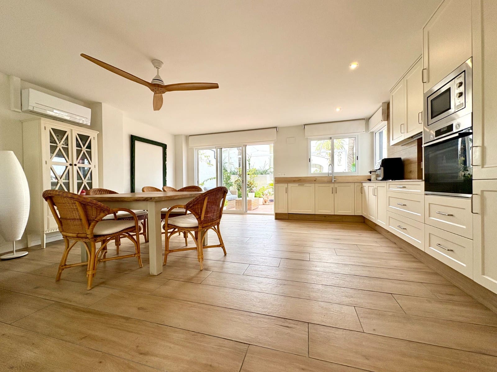 2 camera da letto Appartamento sulla Spiaggia in vendita in Denia con piscina - 390.000 € (Rif: 9566374)