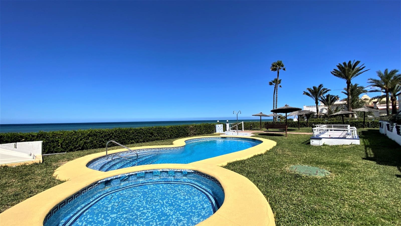 2 camera da letto Appartamento sulla Spiaggia in vendita in Denia con piscina - 390.000 € (Rif: 9566374)