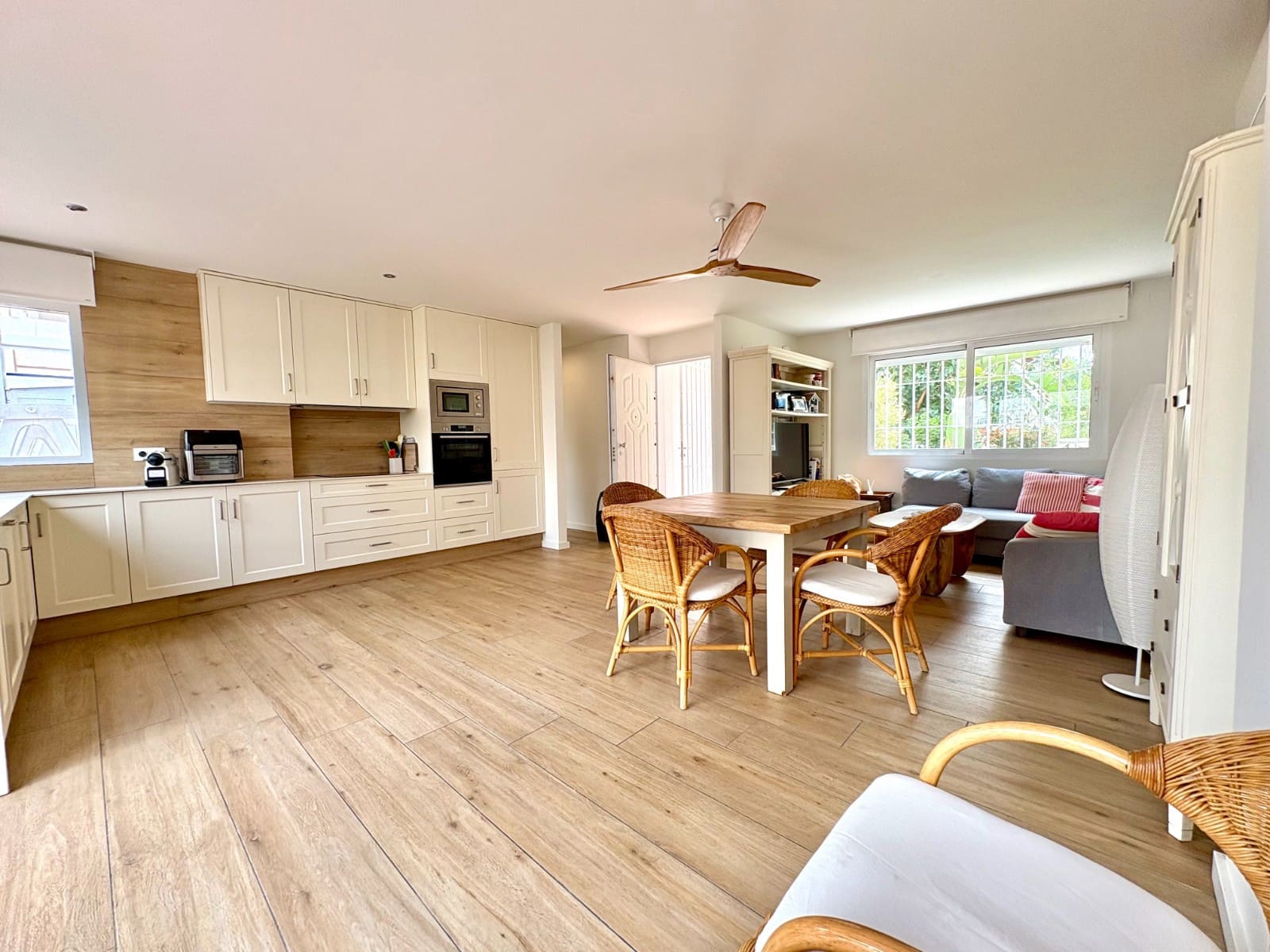 2 camera da letto Appartamento sulla Spiaggia in vendita in Denia con piscina - 390.000 € (Rif: 9566374)