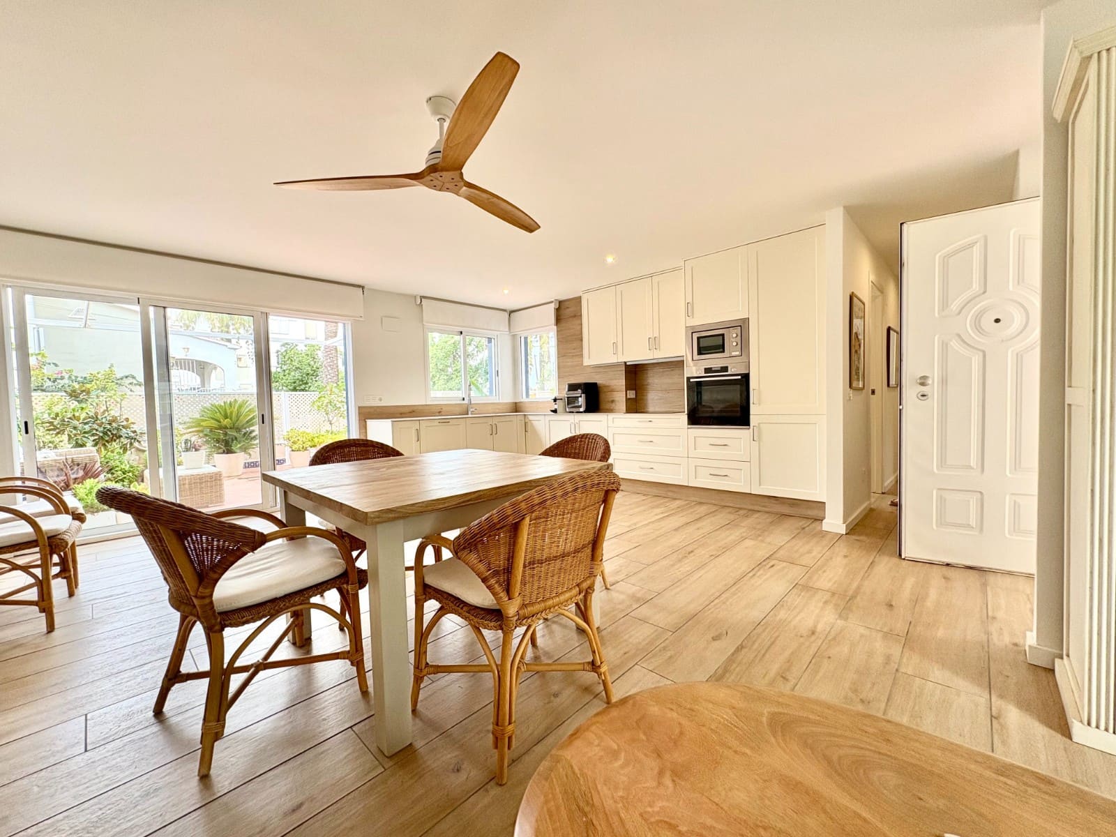 2 camera da letto Appartamento sulla Spiaggia in vendita in Denia con piscina - 390.000 € (Rif: 9566374)