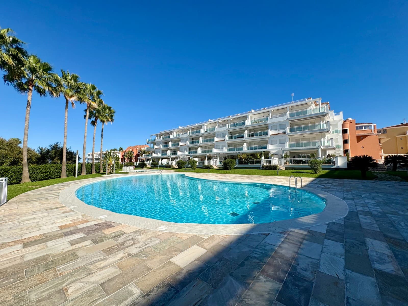 2 camera da letto Appartamento sulla Spiaggia in vendita in Denia con piscina - 365.000 € (Rif: 9566375)