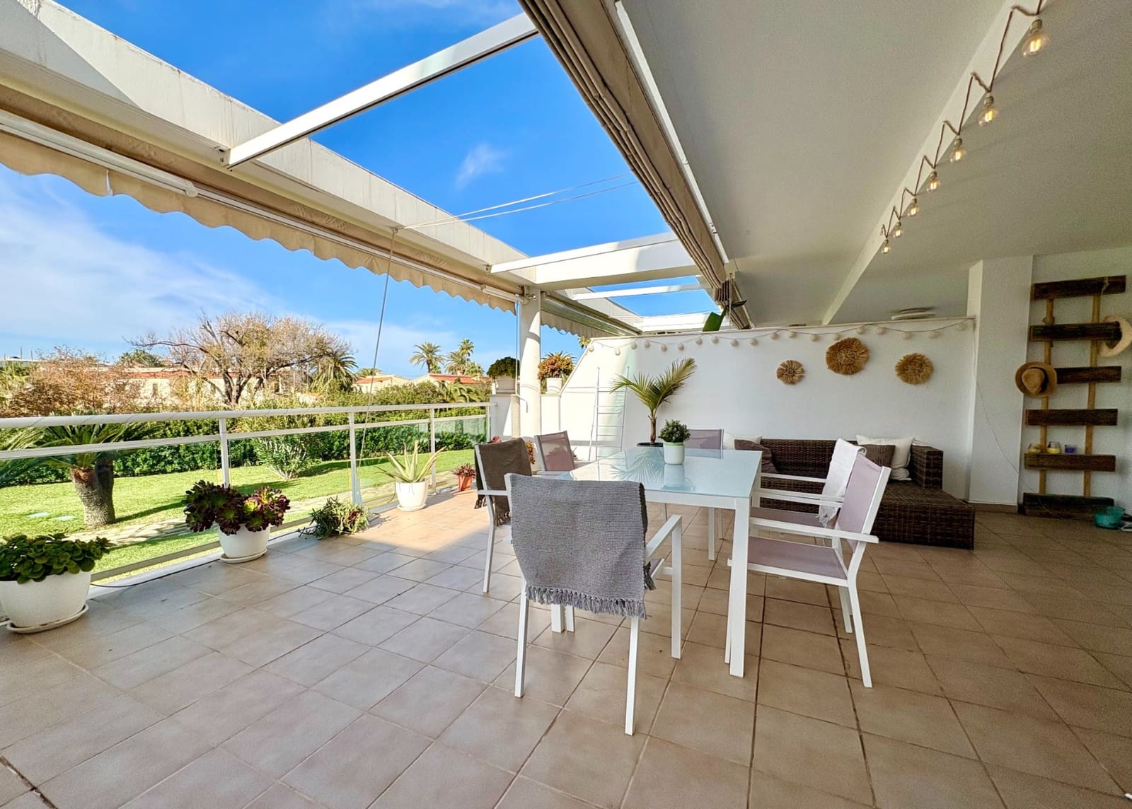 2 camera da letto Appartamento sulla Spiaggia in vendita in Denia con piscina - 365.000 € (Rif: 9566375)