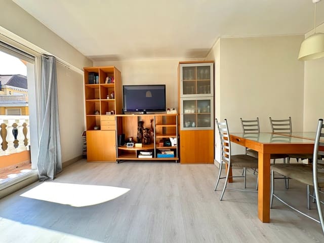 Apartamento de 3 habitaciones en Dénia en venta - 275.000 € (Ref: 9566376)