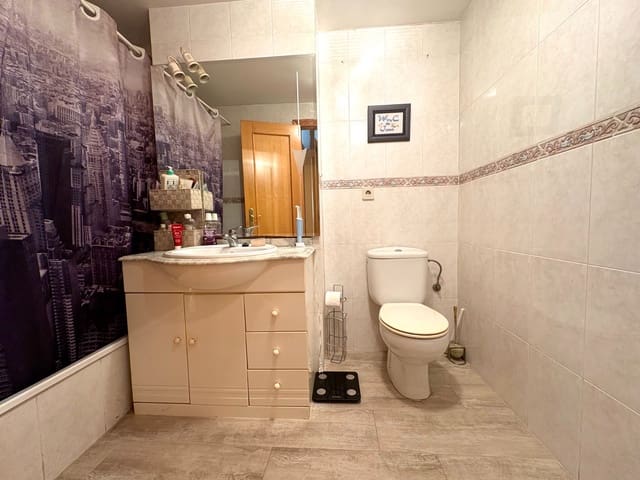 Apartamento de 3 habitaciones en Dénia en venta - 275.000 € (Ref: 9566376)