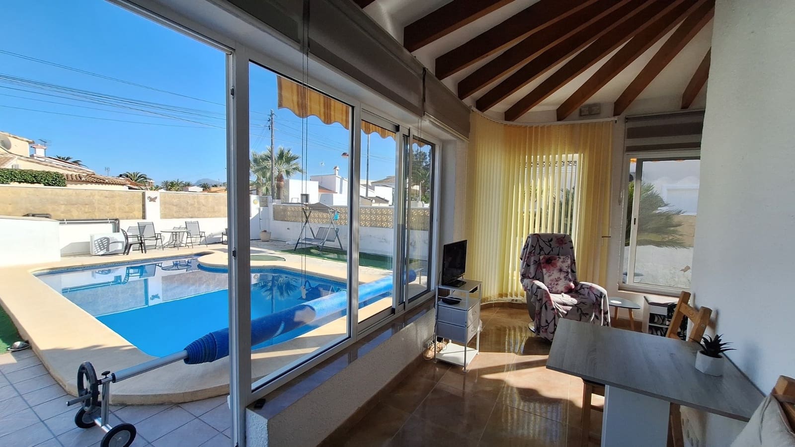 4 bedroom Villa for sale in Els Poblets with garage - € 575,000 (Ref: 9652449)