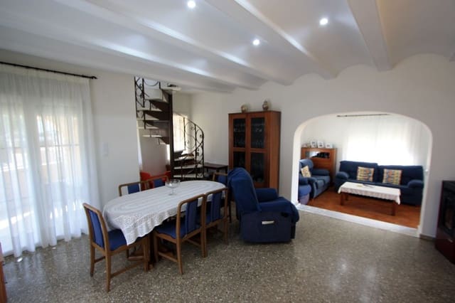 4 soveværelse Villa til salg i Dénia med garage - € 550.000 (Ref: 9652451)