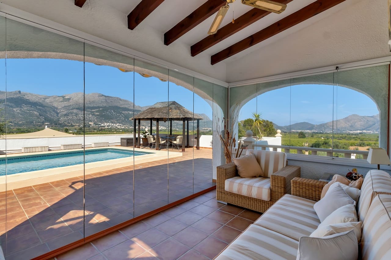 4 soveværelse Villa til salg i Orba - € 599.950 (Ref: 9675910)