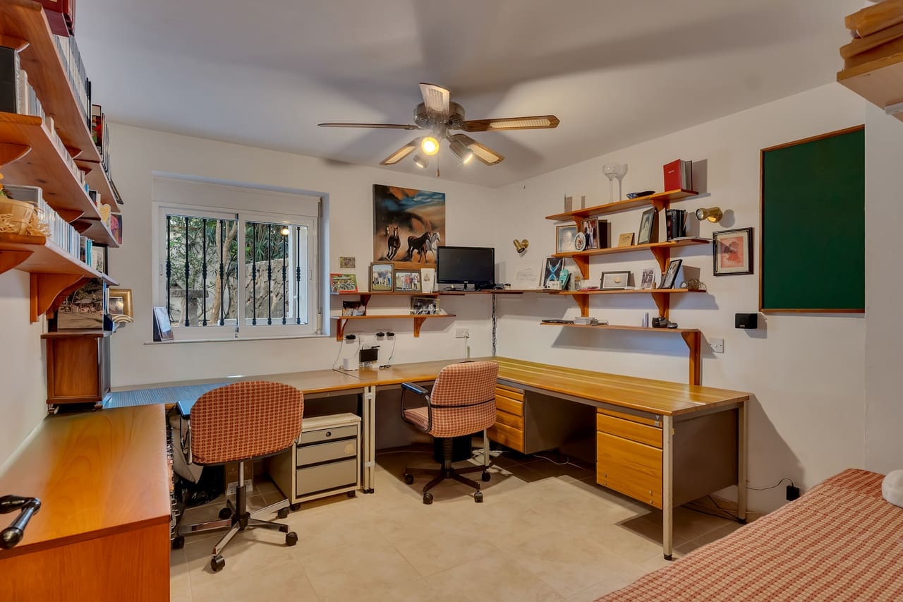 4 soveværelse Villa til salg i Orba - € 599.950 (Ref: 9675910)