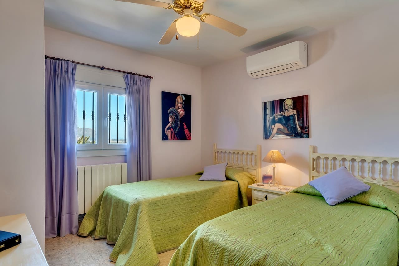 4 soveværelse Villa til salg i Orba - € 599.950 (Ref: 9675910)